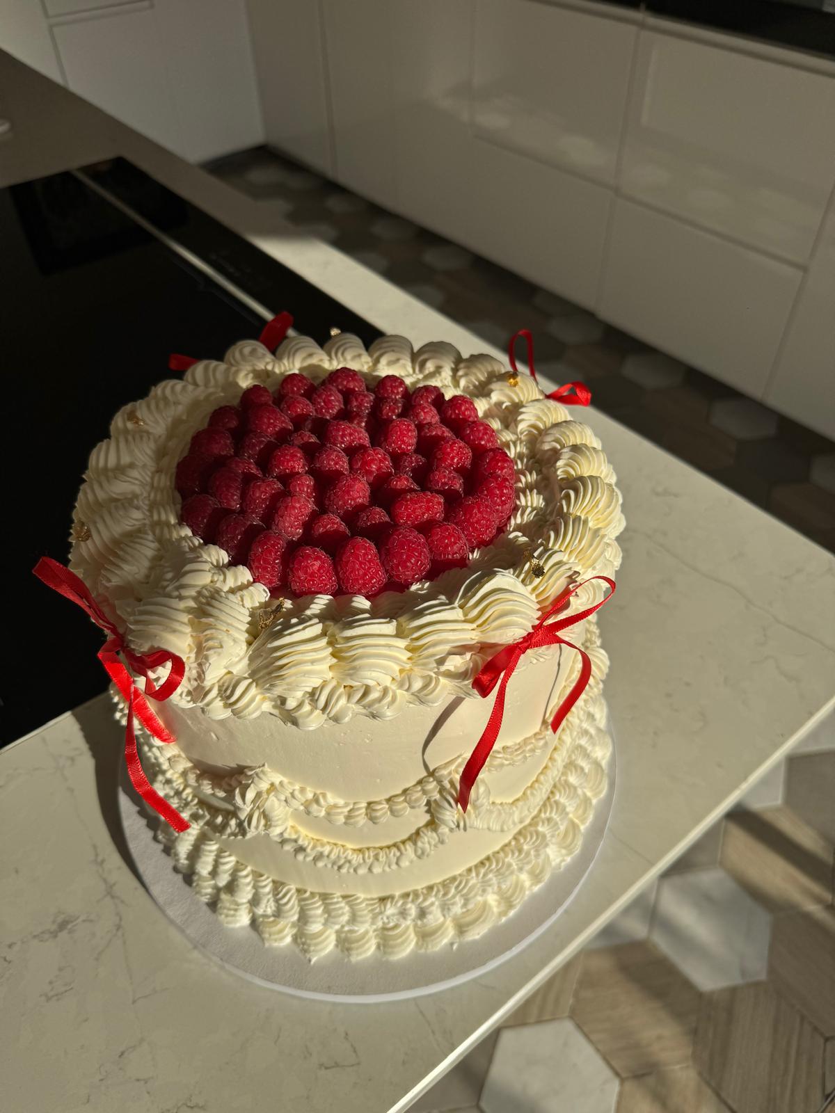 Layer cake vanille et fruits rouges